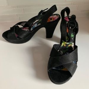 Rocket Dog Black Platform Heels NEW